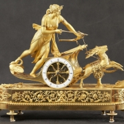 Collas. Каминные часы "Колесница Дианы" 1806-1810-е. Франция, Париж. Предоставлено: МГОМЗ "Коломенское - Измайлово".