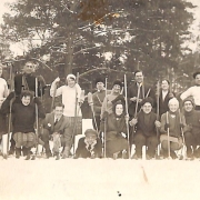 Булгаков с сотрудниками МХАТа на лыжной прогулке, 1928. Из собрания Музея М.А. Булгакова. Представлено: Музей М.А. Булгакова.