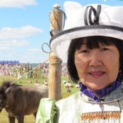 Аана Зверева на празднике якутского нового года Ыссыах. Предоставлено: Государственный Музей Востока.