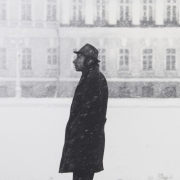 Виктор Ильин "Слышно, как падает снег" 1997. Предоставлено: Государственный музейно-выставочный центр РОСФОТО, Санкт-Петербург.
