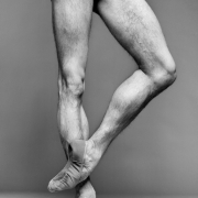 Владимир Глынин "Из серии "Legs" 2008. Предоставлено: Галерея Serene.