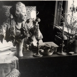 Анна Андреевна Ахматова. Комарово, 9 мая 1965 года. Фото Л.А. Шилова. Предоставлено: Музей Анны Ахматовой в Фонтанном Доме.