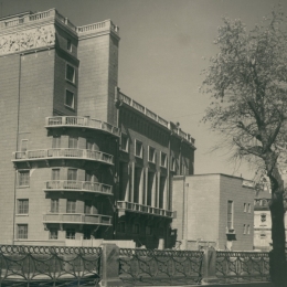 Фото ЛенТАСС "Дом культуры работников Связи" Ленинград, 1937. Государственный музей архитектуры имени А.В. Щусева. Предоставлено: Центр "Зотов".