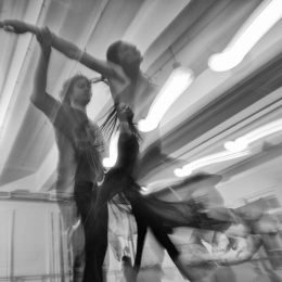 Юрий Молодковец "Ромео и Джульетта. 5. Русский балет. Приношение Дега" 2024. Предоставлено: © Государственый Эрмитаж.