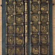 Южные златые врата собора Рождества Богородицы в Суздале. 1230-е. © Владимиро-Суздальский музей-заповедник.