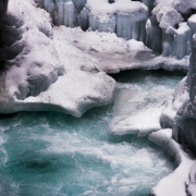 Хан Санг Пиль "Водопад Атабаска 01" Национальный парк Джаспер, Канада, 2021. Предоставлено: ГМВЦ РОСФОТО, Санкт-Петербург.