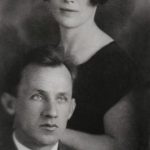 В.Тоот и В.Кизевальтер со старшей дочерью Еленой. Около 1929 г.