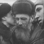 Владислав Микоша "Отто Шмидт с сыновьями перед отлетом на станцию "Северный полюс -1" 1937