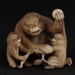 Сэйгёку "Нэцкэ «Обезьяна с детёнышами» Япония, конец 19 века