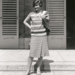 Фотопортрет Габриэль Шанель в костюме из джерси, узор для которого был создан Ильяздом, 30.05.1929