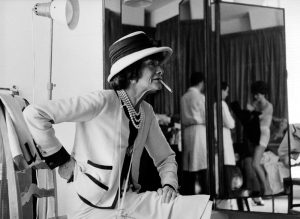 Дуглас Киркланд "Коко Шанель в своем ателье. Улица Камбон, 31" Париж, 1962
