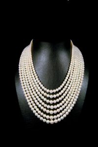 Ожерелье из семи нитей жемчуга из Персидского залива, созданное королем жемчуга – Хусейном Альфарданом