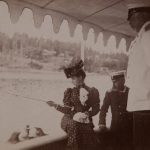 Неизвестный фотограф "На яхте "Царевна" в финских шхерах. Императрица Мария Фёдоровна с удочкой на палубе" 1894