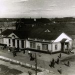 Вид здания Воркутинского музыкально-драматического театра до реконструкции. Лето 1945