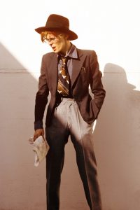 Стив Шапиро "Дэвид Боуи со шляпой" Лос-Анджелес, 1974