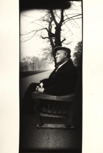 Святослав Рихтер на прогулке в Гайд-парке. Лондон, 1970-е