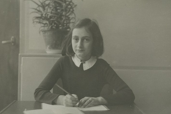 Фото: Анна Франк, начало 1940-х, Фонд Анны Франк в Базеле