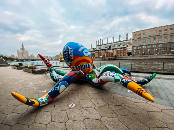 Арт-объект художника Михаила Цатуряна «KRAKEN». Фотография Анны Горбачовой. Предоставлено: Парк «Зарядье».
