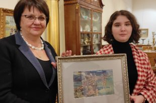Галерея «Веллум» подарила Владимиро-Суздальскому музею-заповеднику уникальную акварель Александры Коноваловой.